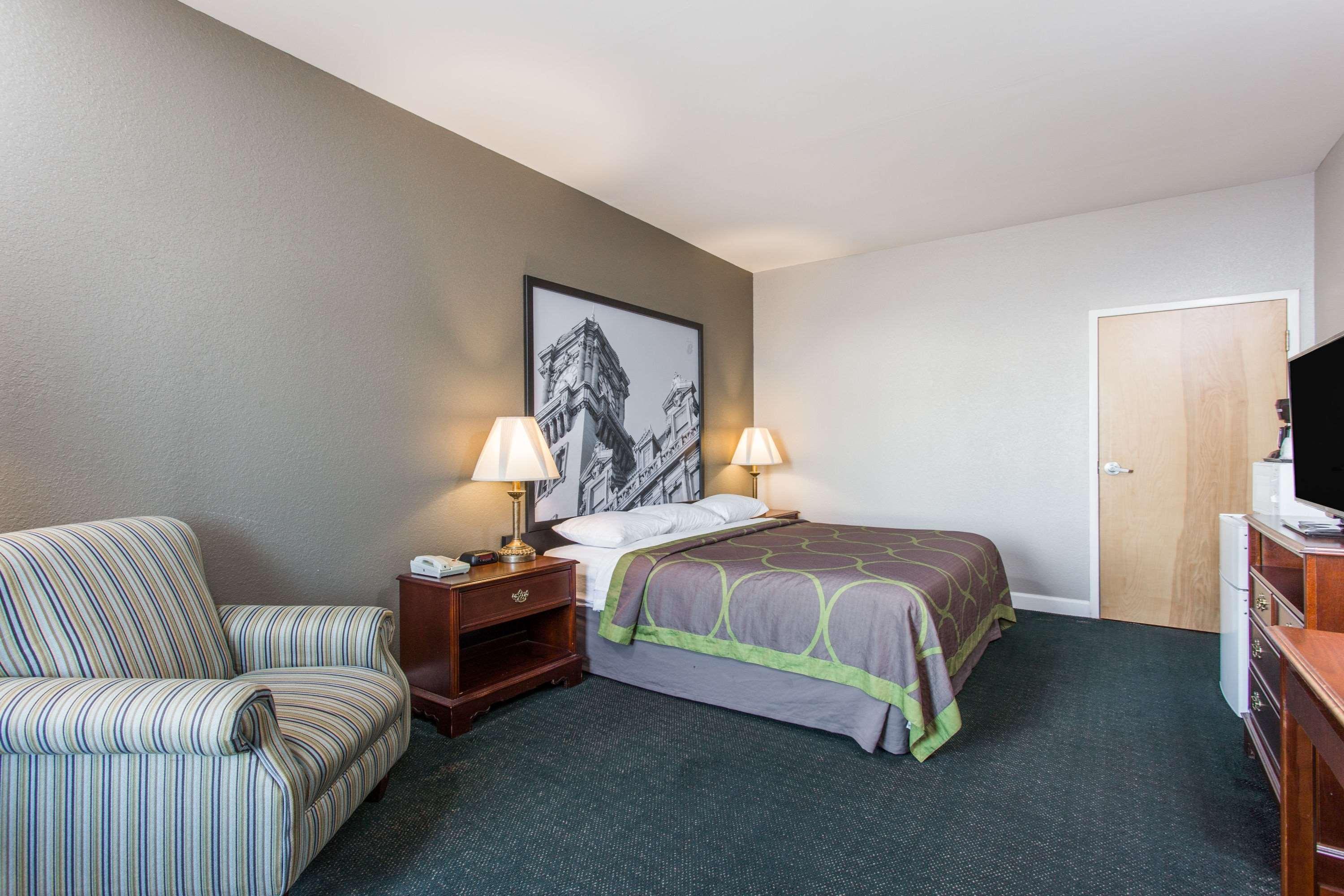 Motel Super 8 By Wyndham Petersburg Extérieur photo